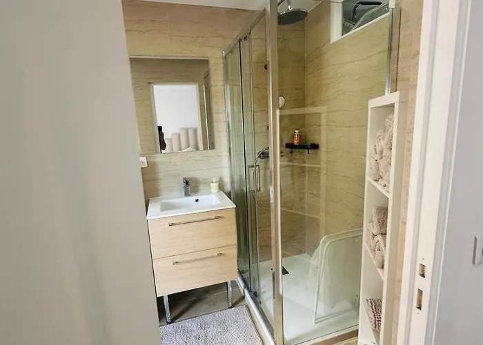 F3 Plein Centre Juan Les Pins Апартаменты Антиб