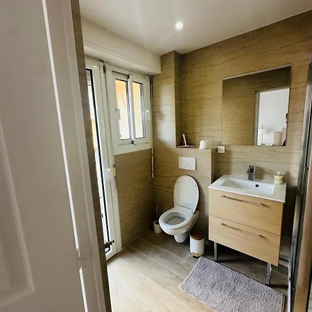 Apartment F3 Plein Centre Juan Les Pins Antibes